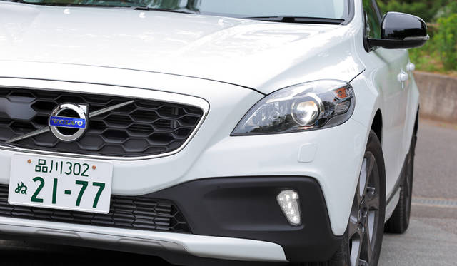 16_Volvo_V40_Cross_Country_T5_AWD