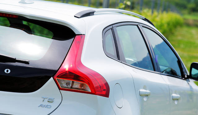 30_Volvo_V40_Cross_Country_T5_AWD