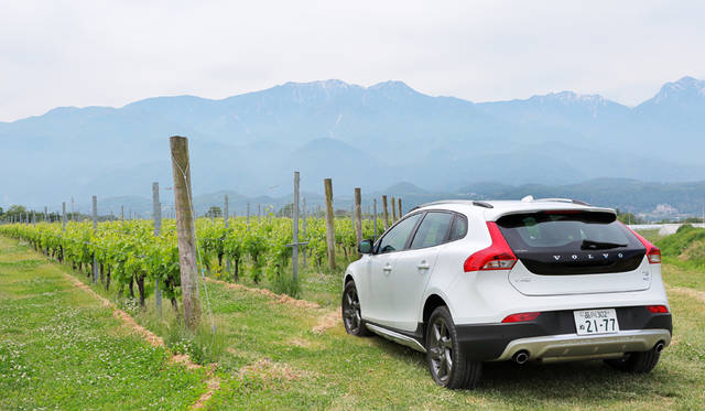 002_Volvo_V40_Cross_Country_T5_AWD