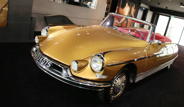 アンリ・シャプロンによる1960年「クロワゼット」