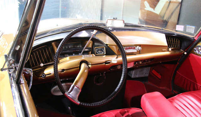 アンリ・シャプロンによる1960年「クロワゼット」