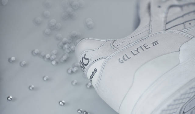 <strong>atmos｜アトモス</strong><br />ASICS Tiger×atmos（アシックスタイガー×アトモス）「GEL-LYTE III 25th ANNIVERSARY」