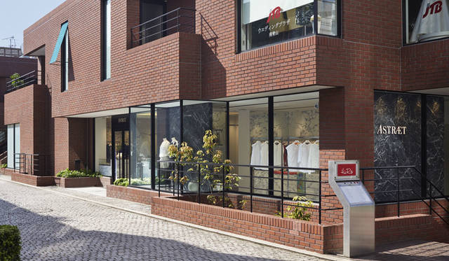 <strong>ASTRAET｜アストラット</strong><br />「アストラット 青山店」