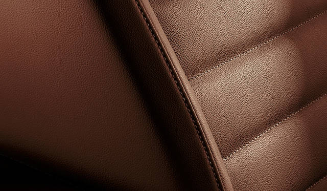 Upgrade Packageに オプション設定されるレザーシート