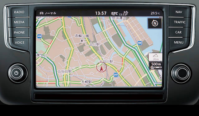 純正のインフォテイメントシステム“Discover Pro”