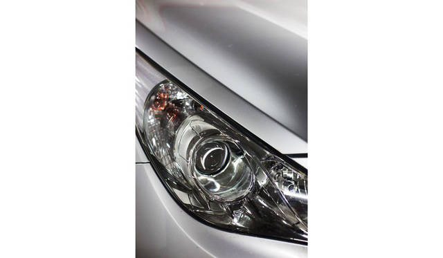 Headlight (d), 2012 Wolfgang Tillmans / Courtesy of Wako Works of Art, Tokyo