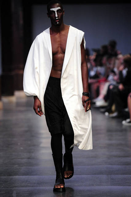 <strong>JULIUS｜ユリウス</strong><br />2016年春夏コレクション