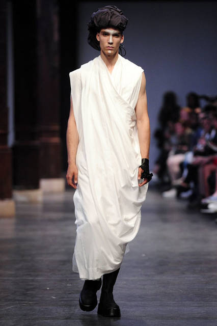 <strong>JULIUS｜ユリウス</strong><br />2016年春夏コレクション