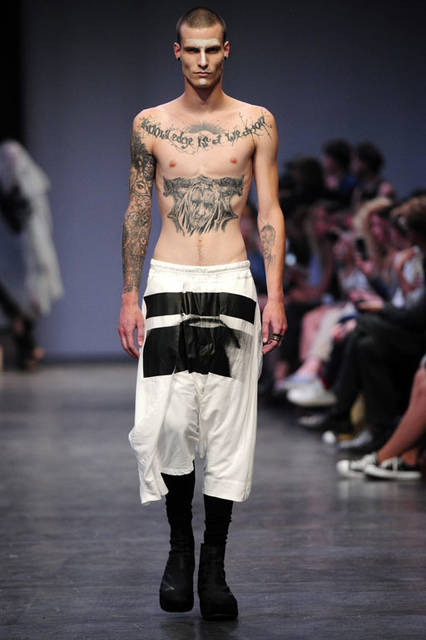 <strong>JULIUS｜ユリウス</strong><br />2016年春夏コレクション