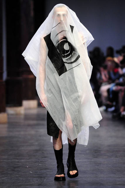 <strong>JULIUS｜ユリウス</strong><br />2016年春夏コレクション