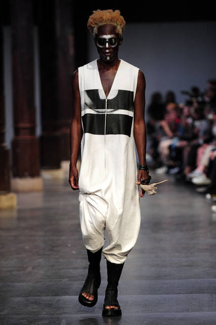 <strong>JULIUS｜ユリウス</strong><br />2016年春夏コレクション