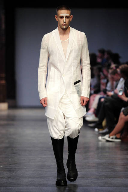 <strong>JULIUS｜ユリウス</strong><br />2016年春夏コレクション