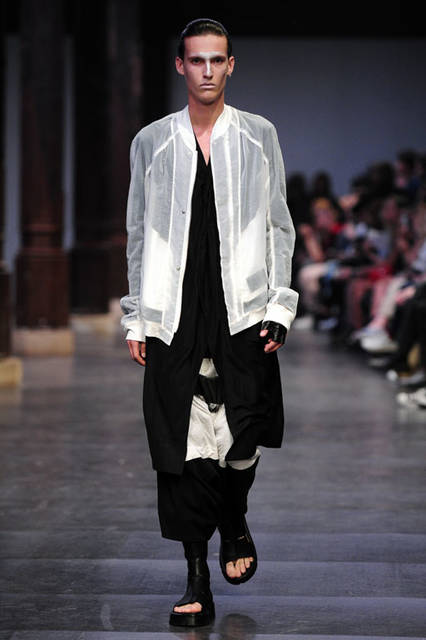 <strong>JULIUS｜ユリウス</strong><br />2016年春夏コレクション