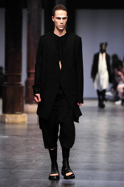 <strong>JULIUS｜ユリウス</strong><br />2016年春夏コレクション