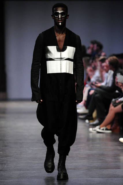 <strong>JULIUS｜ユリウス</strong><br />2016年春夏コレクション