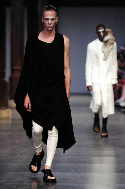 <strong>JULIUS｜ユリウス</strong><br />2016年春夏コレクション