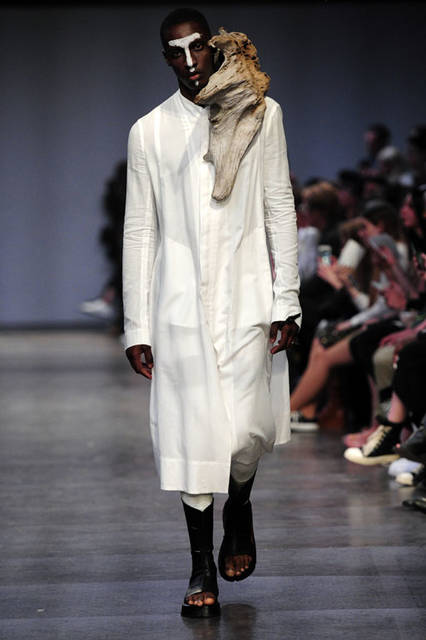 <strong>JULIUS｜ユリウス</strong><br />2016年春夏コレクション