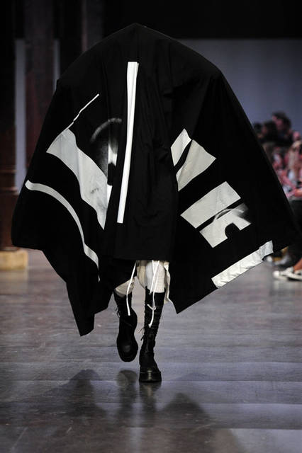 <strong>JULIUS｜ユリウス</strong><br />2016年春夏コレクション