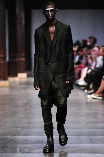 <strong>JULIUS｜ユリウス</strong><br />2016年春夏コレクション