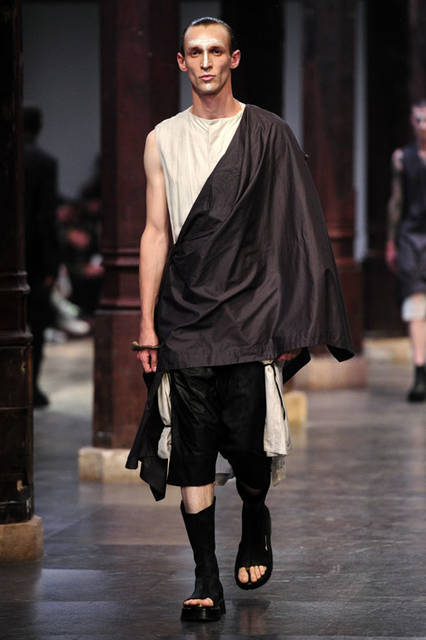 <strong>JULIUS｜ユリウス</strong><br />2016年春夏コレクション