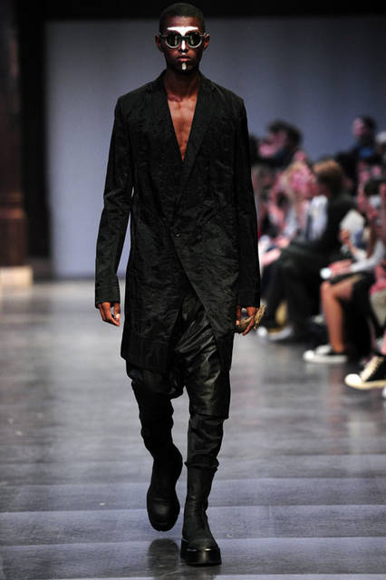 <strong>JULIUS｜ユリウス</strong><br />2016年春夏コレクション