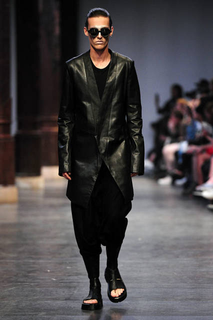 <strong>JULIUS｜ユリウス</strong><br />2016年春夏コレクション