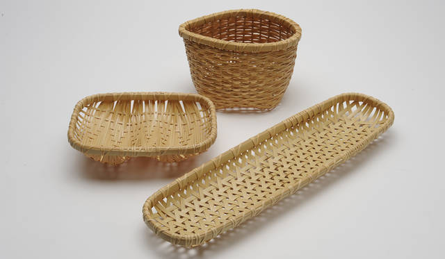 <strong>LIVING MOTIF｜リビング・モティーフ</strong><br />「日本の道具 ～自然素材を生かしたものづくり～」　久保一幸（竹籠）