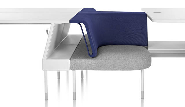 <strong>Herman Miller｜ハーマンミラー</strong><br />デザイナー：イヴ・ベアール「Public Office Landscape（パブリックオフィスランドスケープ）」　ソーシャルチェア1脚21万8052円～