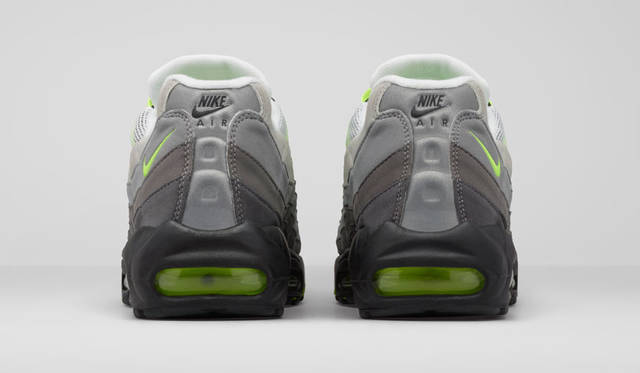 <strong>NIKE SPORTSWEAR｜ナイキ スポーツウェア</strong><br />ウィメンズ「NIKE AIR MAX 95 OG（ナイキ エア マックス 95 OG）」1万6200円