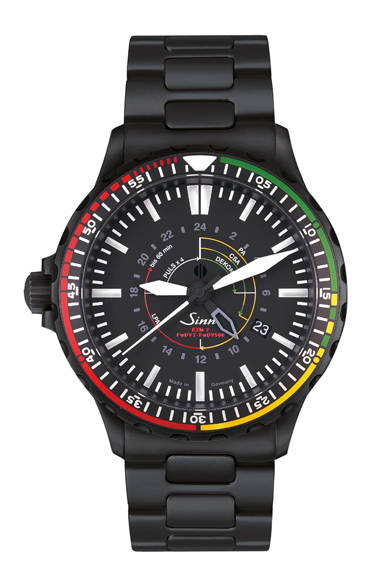 <strong>EZM7.S</strong><br />ケース｜テギメント加工＋ブラックPVD加工ステンレススチール<br />直径｜43mm<br />厚さ｜12mm<br />ムーブメント｜自動巻き（Cal.2893-2）<br />機能｜第2時間帯表示（センターの24時間針で表示）、日付表示、逆回転防止式ベゼル<br />ブレスレット｜テギメント加工＋ブラックPVD加工ステンレススチール<br />防水｜20気圧<br />限定数｜300本<br />価格｜51万8400円<br />