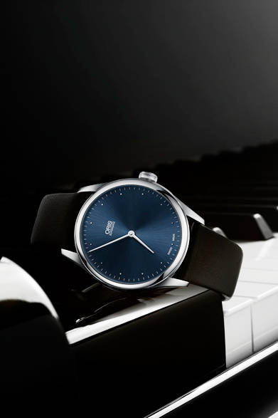 <strong>セロニアス・モンク　リミテッドエディション</strong><br />ケース｜ステンレススチール<br />直径｜40mm<br />厚さ｜10.9mm<br />ムーブメント｜自動巻き<br />ストラップ｜レザー<br />防水｜3気圧<br />限定数｜1000本<br />価格｜19万円<br />