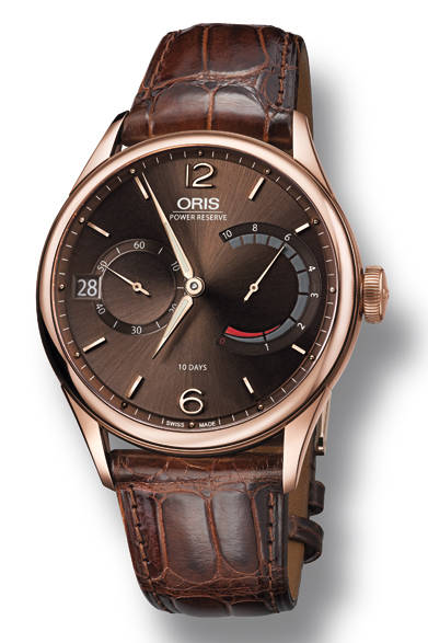 <strong>キャリバー111</strong><br />ケース｜18Kローズゴールド<br />直径｜43mm<br />厚さ｜12.3mm<br />ムーブメント｜手巻き<br />機能｜スモールセコンド、ノンリニア パワリザーブ インジケーター、日付表示<br />ストラップ｜クロコダイル<br />防水｜3気圧<br />発売時期｜2015年11月予定<br />予価｜180万円<br />