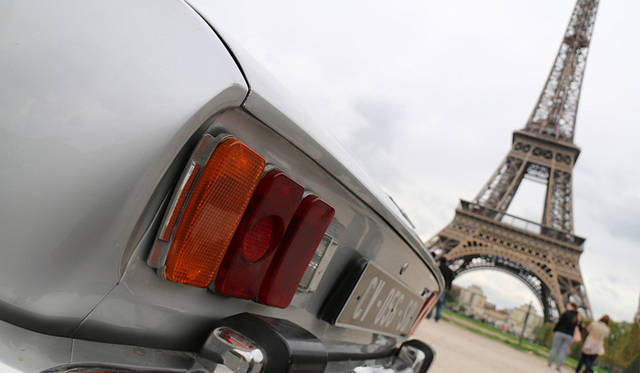 今日のプジョーにモティーフとして使われている3連テールランプは、504クーペ／カブリオレが発祥。