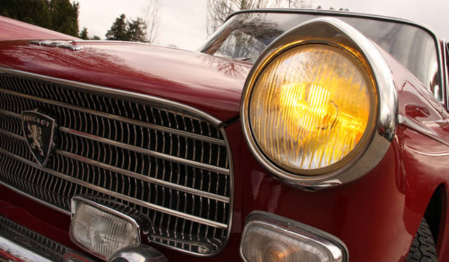 プジョー 404ベルリーヌのフロントまわり。