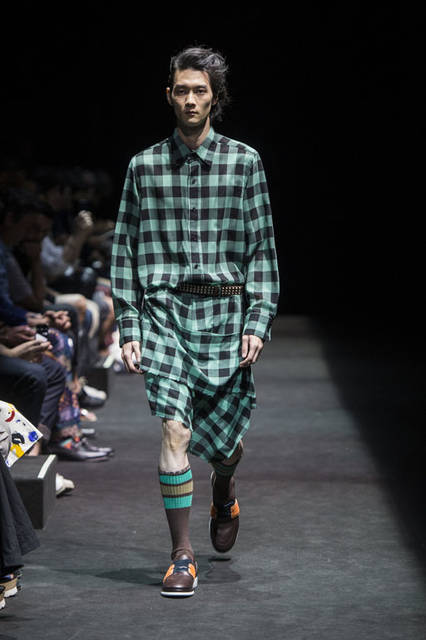 <strong>FACETASM｜ファセッタズム</strong><br />「ミラノ メンズ コレクション」2016年春夏コレクション