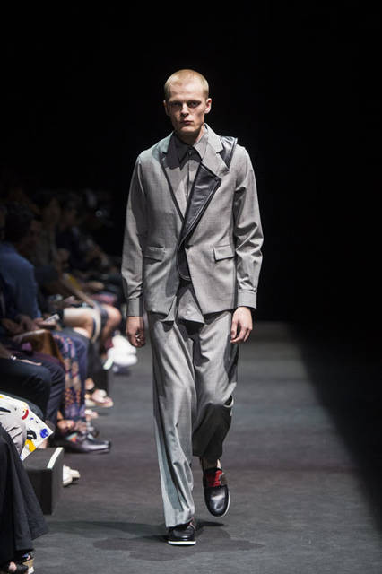 <strong>FACETASM｜ファセッタズム</strong><br />「ミラノ メンズ コレクション」2016年春夏コレクション