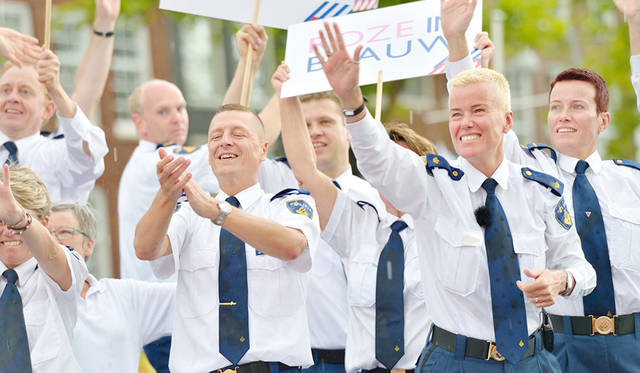 14 <strong>Amsterdam Gay Pride</strong><br>日程|7月25日(土)〜8月2日(日)<br>時間|22:00〜翌2:00<br>入場料|カナル・パレードは無料。そのほかのイベントはホームページをチェック。<br>会場|Theater Amsterdam、Homomonument、Paleis van de Weemoed、Paradisoほか<br />http://pride.amsterdam<br /><br>Photographs by YUI Kiyomi (Amsterdam)