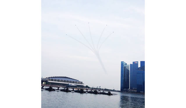 36 <strong>National Day</strong><br>日程|8月7日(金)〜10日(月)<br>入場料|無料<br>会場|Padang、Marina Bay、Gardens By The Bay、Esplanadeほか<br />http://www.ndp.org.sg<br /><br>Photographs by HARA Takao (Singapore)