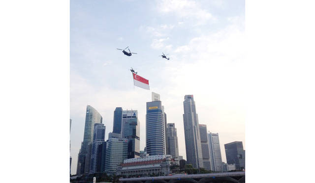 33 <strong>National Day</strong><br>日程|8月7日(金)〜10日(月)<br>入場料|無料<br>会場|Padang、Marina Bay、Gardens By The Bay、Esplanadeほか<br />http://www.ndp.org.sg<br /><br>Photographs by HARA Takao (Singapore)