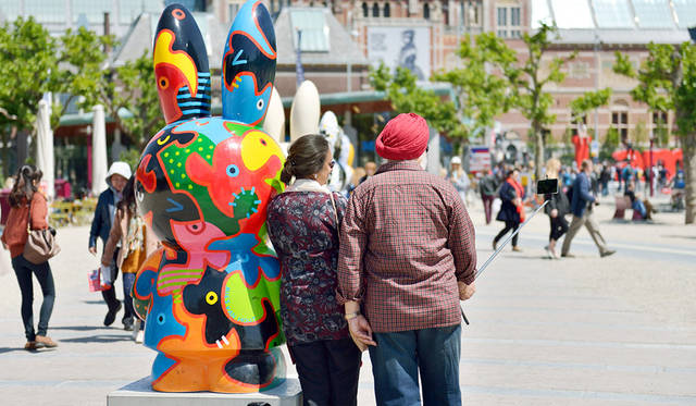 20 <strong>Miffy Art Parade</strong><br>日程|5月1日(金)〜9月30日(水)<br>入場料|無料<br>会場|Museumplein Square、Hortus Botanicus Amsterdam、Rijksmuseum、Van Gogh Museum、Conservatorium Hotelほか<br />http://www.miffy60-exhibition.jp/art-parade/<br /><br>Photographs by YUI Kiyomi (Amsterdam)