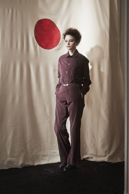 <strong>m’s braque｜エムズ ブラック</strong><br />2015-16年秋冬コレクション　PAJAMA SHIRTS 4万2120円、EASY PANTS 3万5640円