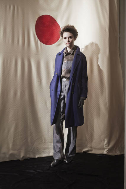 <strong>m’s braque｜エムズ ブラック</strong><br />2015-16年秋冬コレクション　TRENCH COAT 9万5040円、SHIRTS JACKET 7万4520円、EASY PANTS 4万6440円
