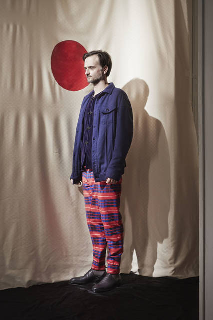 <strong>m’s braque｜エムズ ブラック</strong><br />2015-16年秋冬コレクション　G-JUMPER 6万6960円、CHINA SHIRTS JACKET 4万3200円、SWEAT PANTS 3万7800円