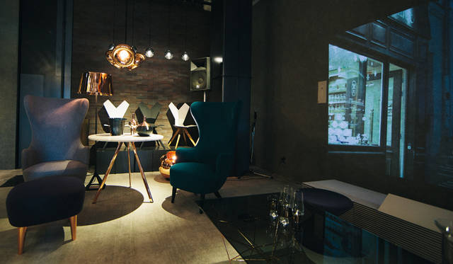 「TOM DIXON SHOP」に展示されたチェア。「Wingback Chair」「Y Chair Shell＆White Sled Base」「Y Chair Shell＆Black Sled Base」などが揃う