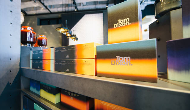 TOM DIXONがホームウェアコレクションのなかでも力を入れているディフューザー。「TOM DIXON SHOP」にも多彩なディフューザーが並ぶ