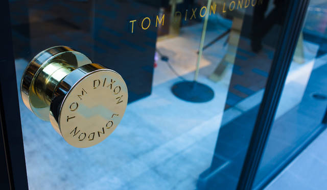 青山通りに面した「TOM DIXON SHOP」。2015年7月、日本初出店を果たした