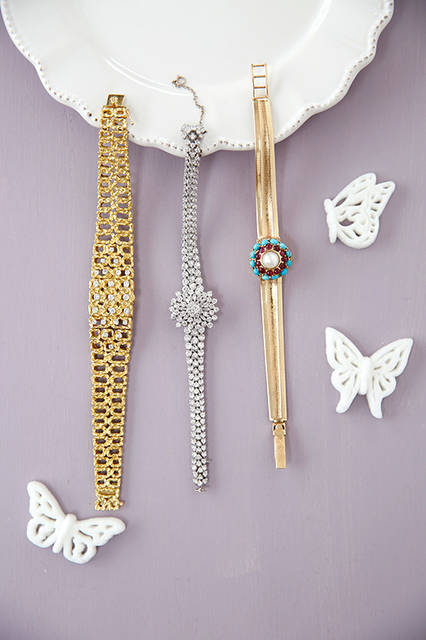 （左）ロレックス／参考商品　（中）オメガムーブ／参考商品　（右）ルシアン・ピカール／1960年代製　14KYG・パール・ルビー・ターコイズ　41万400円