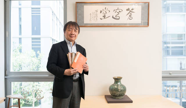 <strong>MITSUKOSHI｜日本橋三越本店</strong><br />日本橋三越本店で8月12日（水）より開催する「北斎漫画の世界へようこそ」の「北斎漫画」の責任販売を担当する東洋古美術の専門美術商「浦上蒼穹堂」の浦上満氏