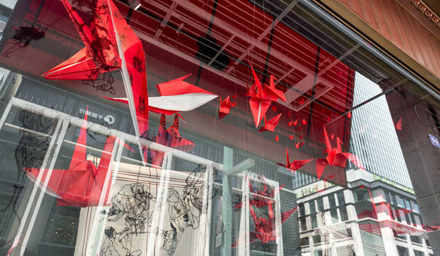 <strong>MITSUKOSHI｜日本橋三越本店</strong><br />日本橋三越ウィンドウ百景「A TIMELESS VISION ―創造のまなざし時を超える―」