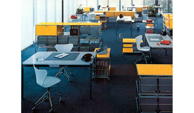 1965年当時のUSM新オフィス“The Pavilion”。はじめて製造されたUSMハラーが設置されている